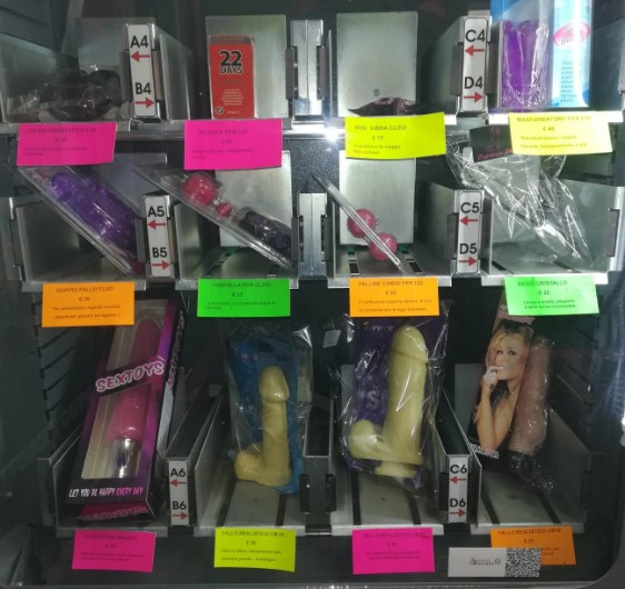 sexy shop capriccio24 - la vetrina dei falli